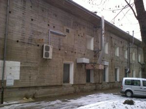 BASA-Bunker Kassel, Parkplatz Strassenseite